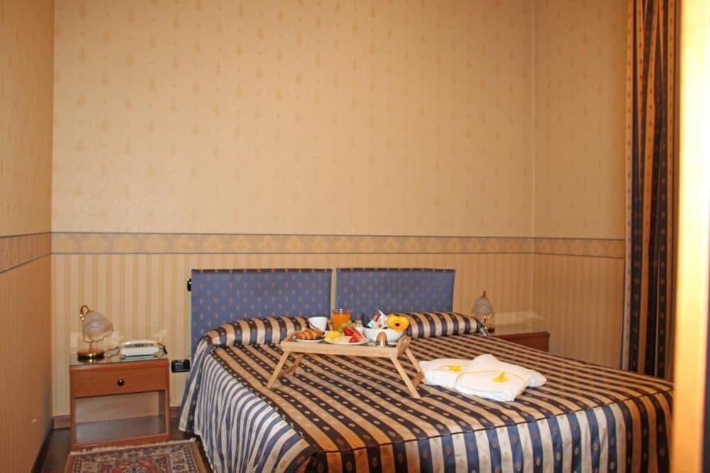 Albergo Ristorante Leon D'Oro ノヴェンタ・ディ・ピアーヴェ エクステリア 写真