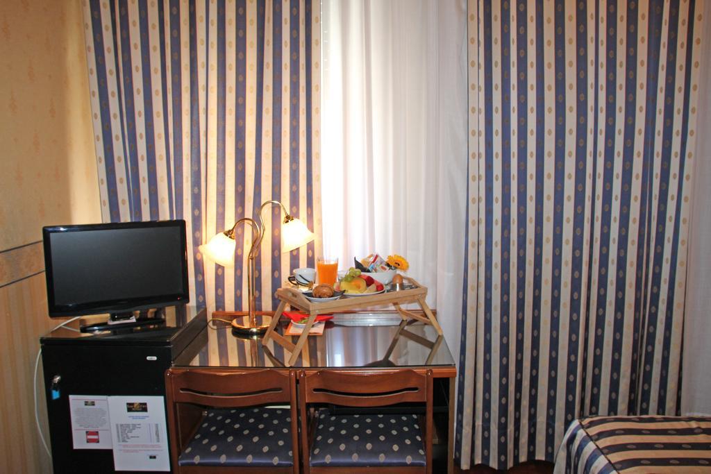 Albergo Ristorante Leon D'Oro ノヴェンタ・ディ・ピアーヴェ エクステリア 写真
