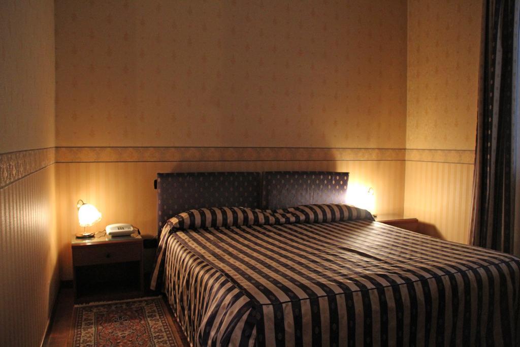 Albergo Ristorante Leon D'Oro ノヴェンタ・ディ・ピアーヴェ エクステリア 写真