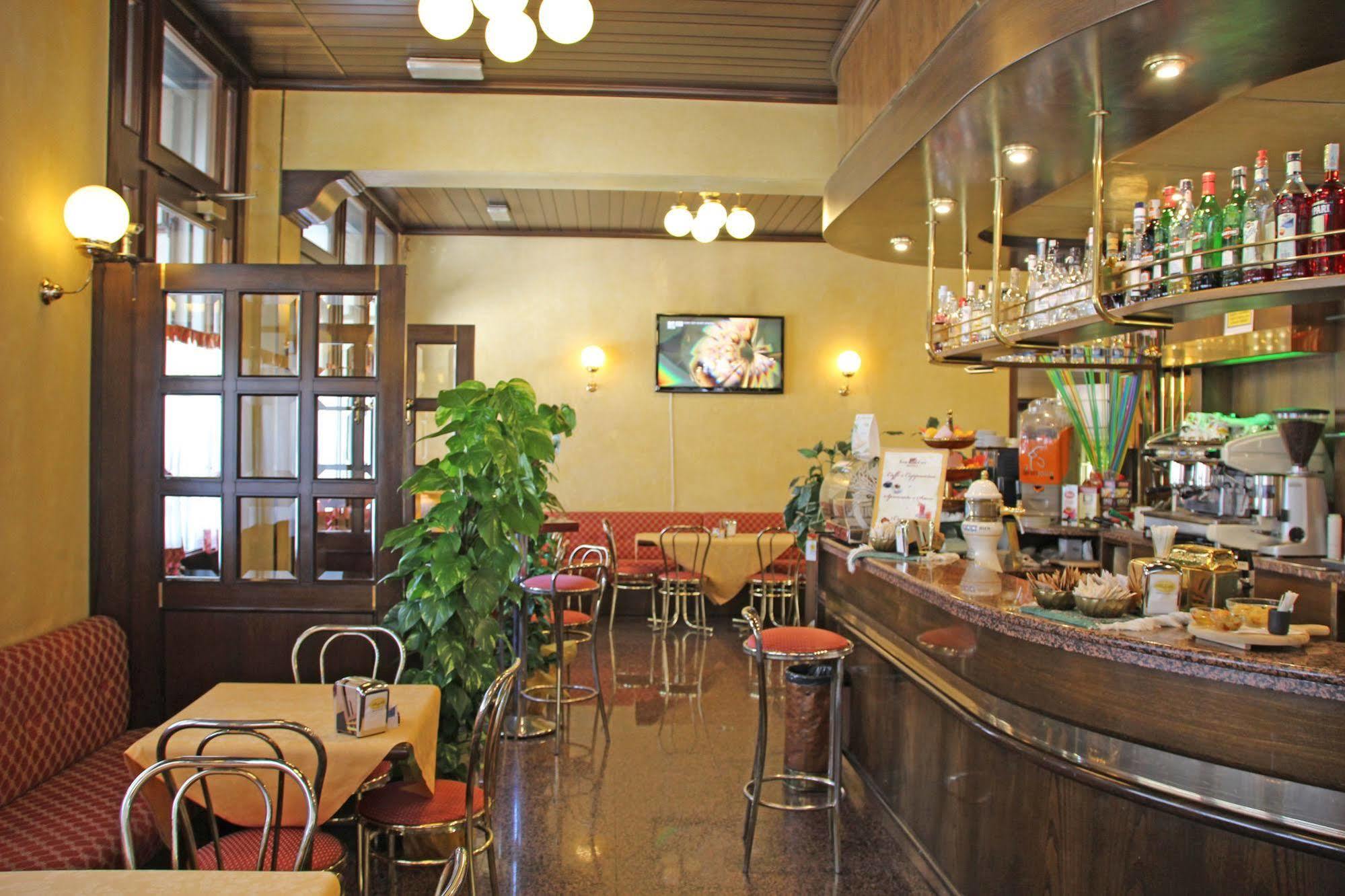 Albergo Ristorante Leon D'Oro ノヴェンタ・ディ・ピアーヴェ エクステリア 写真