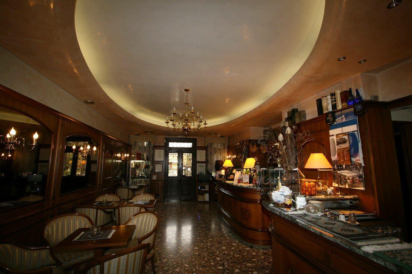 Albergo Ristorante Leon D'Oro ノヴェンタ・ディ・ピアーヴェ エクステリア 写真
